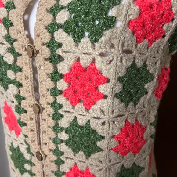Vintage Tan Pink Green Granny Square 70s Crocheted Button Front Vest Sweater S/M - Picture 3 of 8